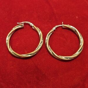 Elegant Round 18k (750) Gold 2 Tone Hoop Earrings Signed Effetre Brushed Smooth
